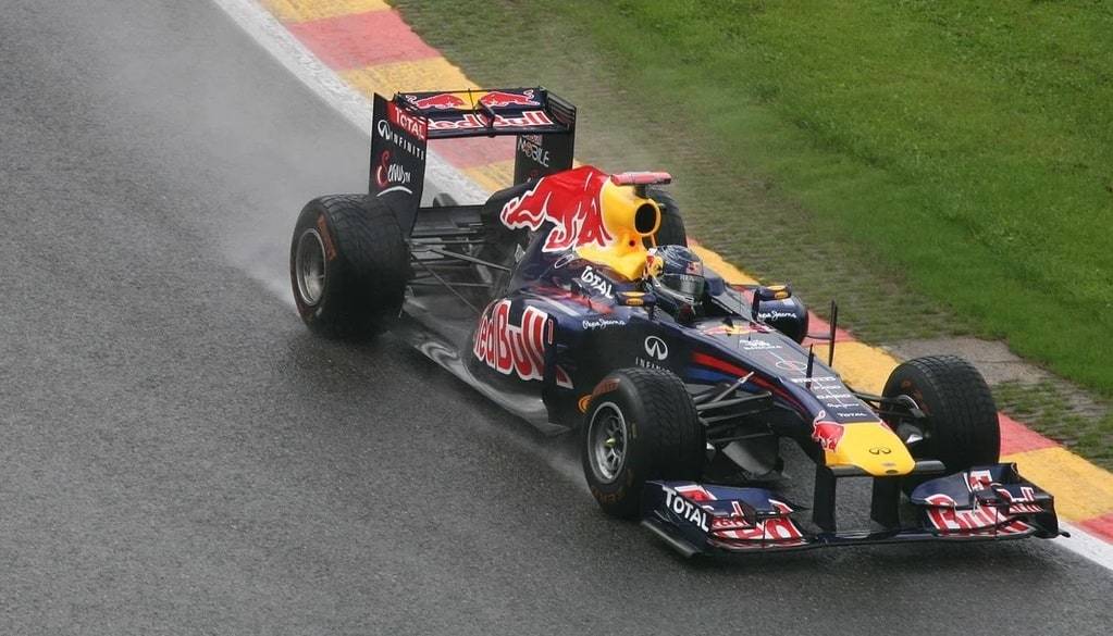 Coulisses de la F1 : Comment la tech révolutionne les circuits